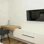 Modern Seaside Retreat 1bd By Flat Mаnager Appartamento